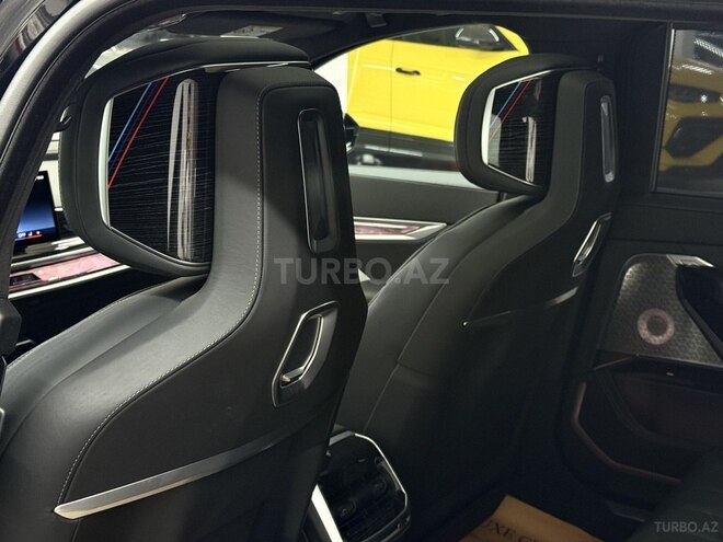 BMW i7-14