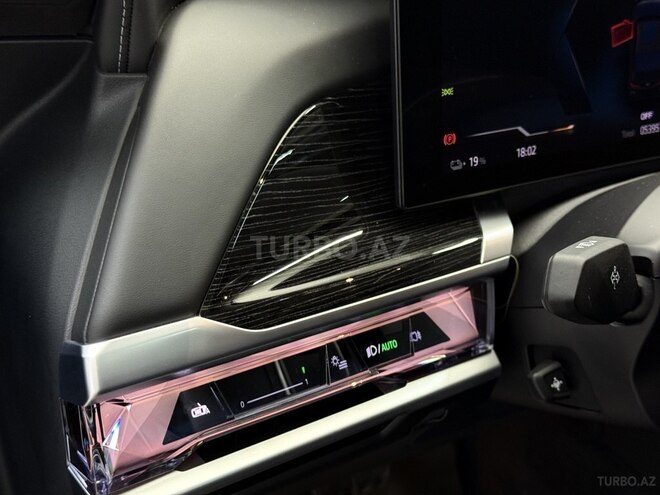 BMW i7-13