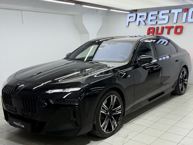 BMW i7-1