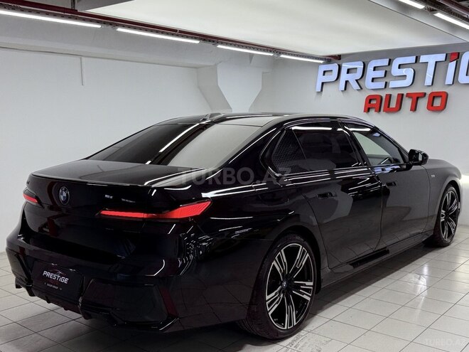 BMW i7-4