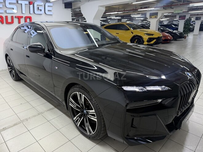 BMW i7-5