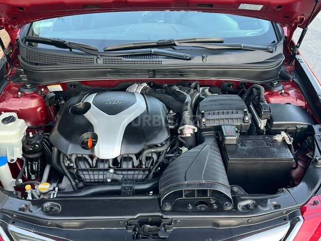 Hyundai Sonata-16