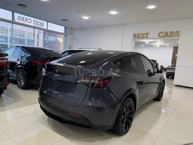 Tesla Model Y-5
