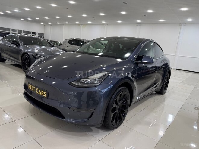 Tesla Model Y-4