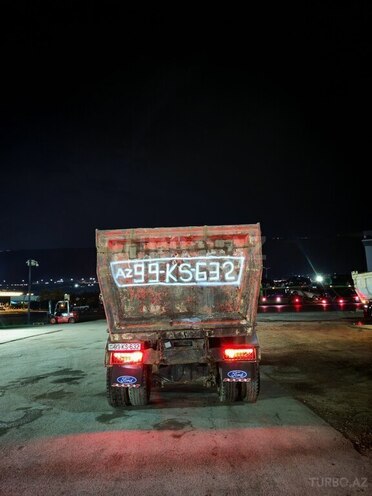 Ford Cargo-2
