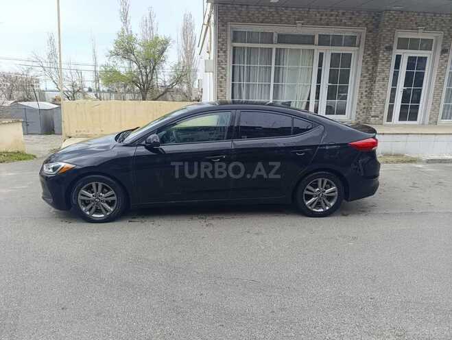 Hyundai Elantra-6