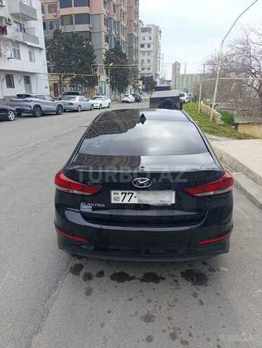 Hyundai Elantra-8