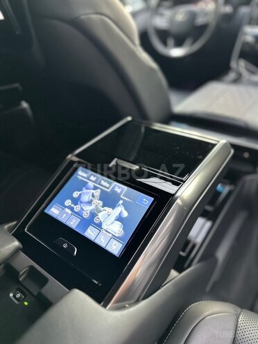 Lexus LX 600-12