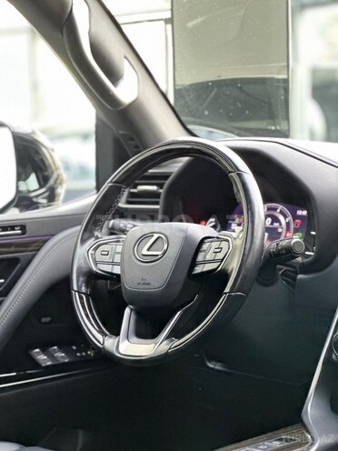 Lexus LX 600-13