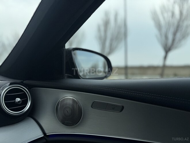 Mercedes E 300 de-14