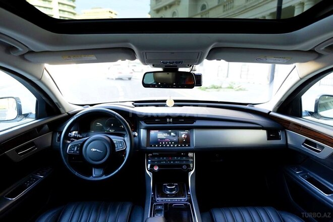 Jaguar XF-4