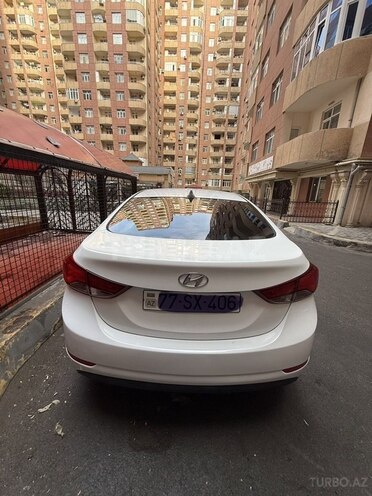 Hyundai Elantra-2