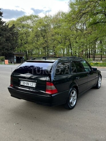 Mercedes C 220-10