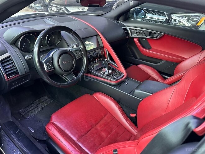 Jaguar F-Type-10