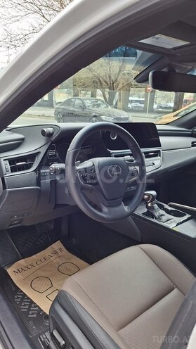 Lexus ES 300h-14