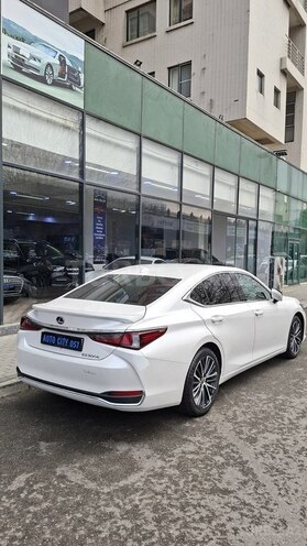 Lexus ES 300h-3