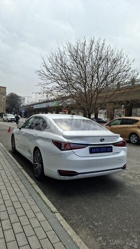 Lexus ES 300h-13