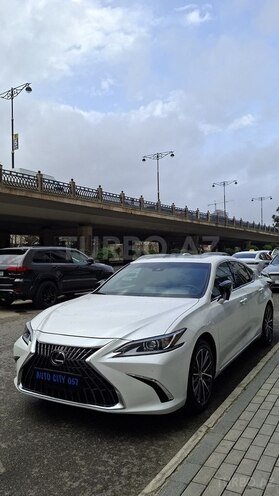 Lexus ES 300h-1