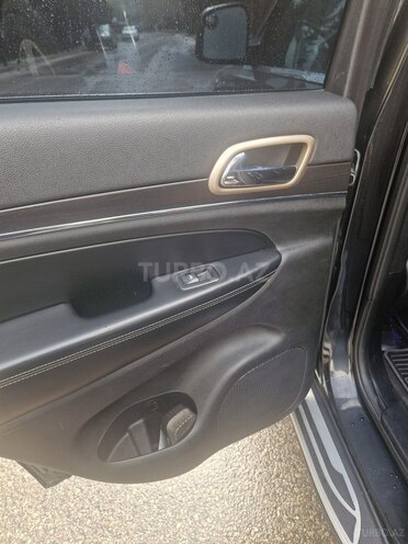 Jeep Grand Cherokee-13