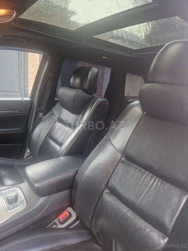 Jeep Grand Cherokee-16