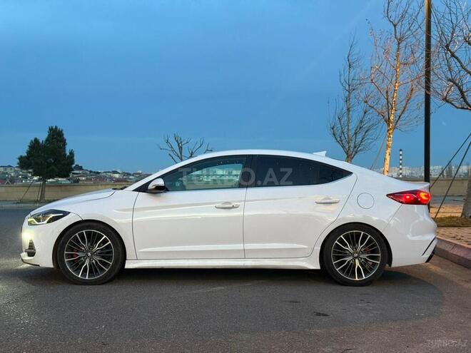 Hyundai Elantra-4