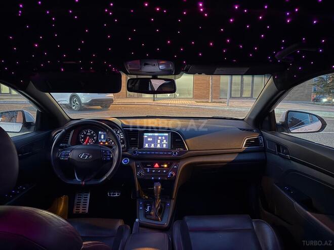 Hyundai Elantra-3