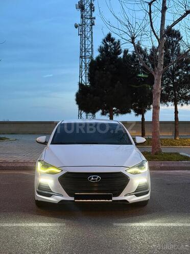 Hyundai Elantra-1