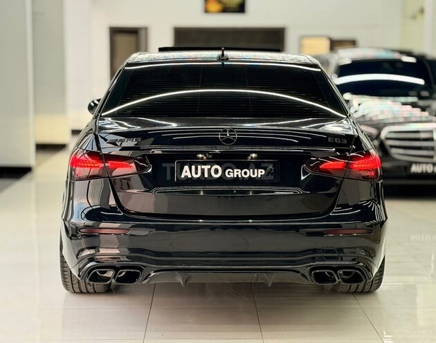 Mercedes E 400 4MATIC-2