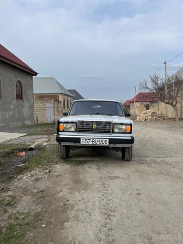 LADA (VAZ) 2107-1