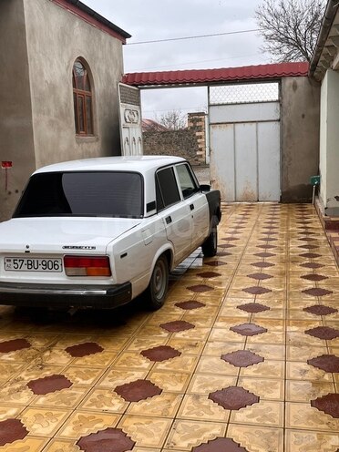 LADA (VAZ) 2107-2