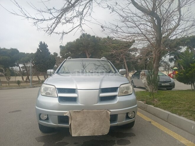 Mitsubishi Outlander-1