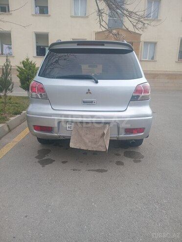 Mitsubishi Outlander-2