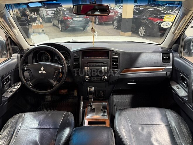 Mitsubishi Pajero-16