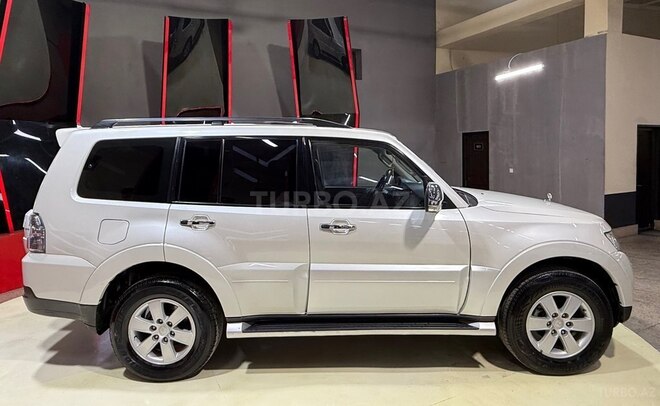 Mitsubishi Pajero-8
