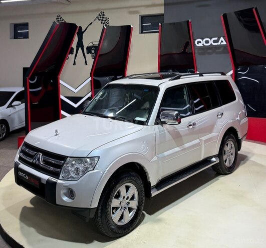 Mitsubishi Pajero-3