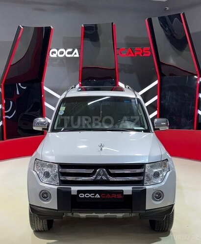 Mitsubishi Pajero-6