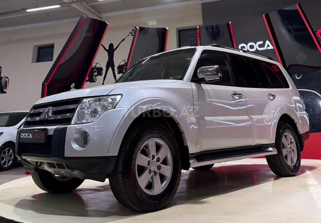 Mitsubishi Pajero-4