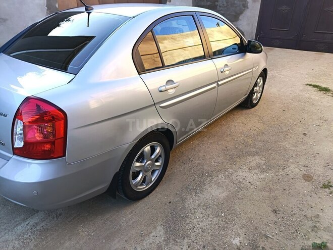 Hyundai Accent-3