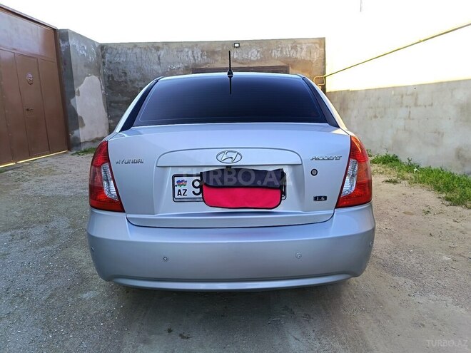 Hyundai Accent-2