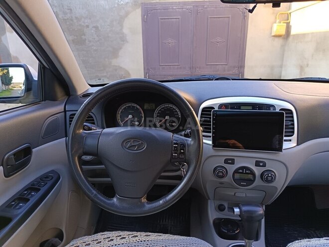 Hyundai Accent-6