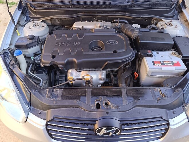 Hyundai Accent-8