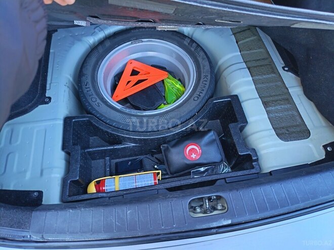 Hyundai Accent-9
