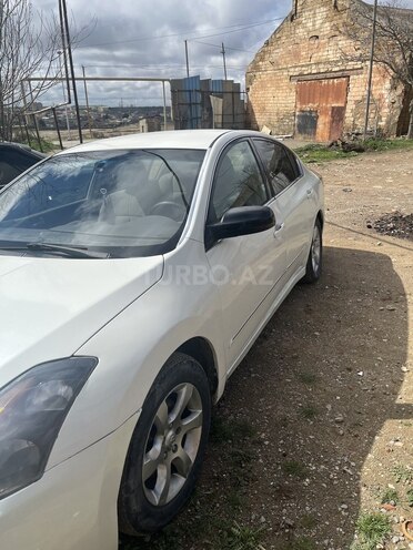 Nissan Altima-4