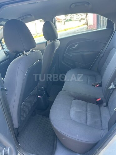 Kia Rio-9