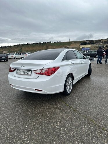 Hyundai Sonata-4