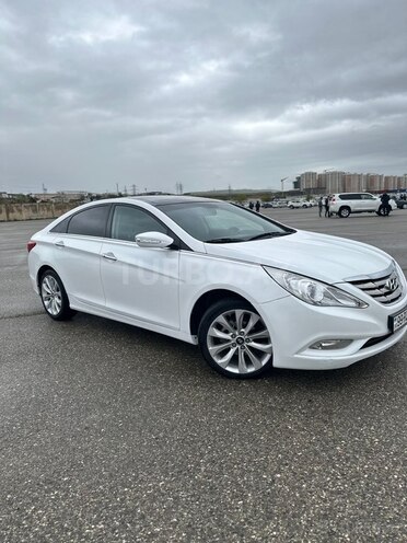 Hyundai Sonata-2