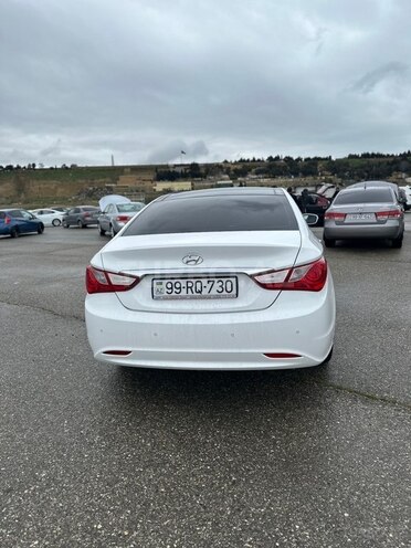 Hyundai Sonata-5