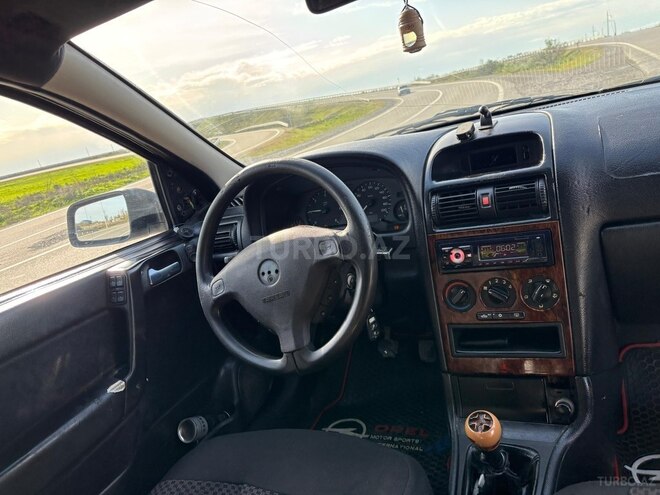 Opel Astra-11