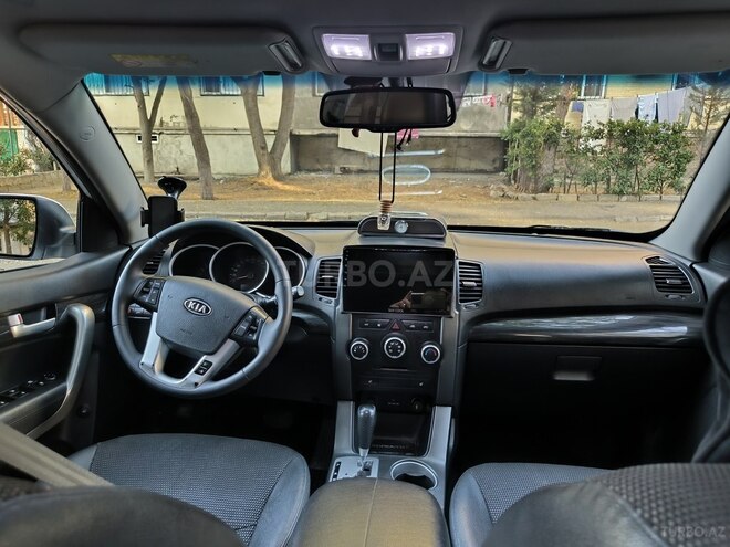 Kia Sorento-12