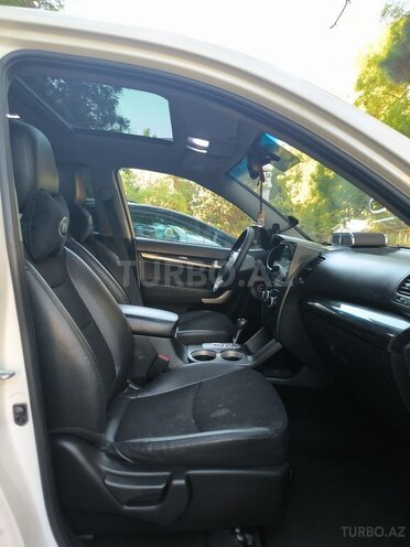 Kia Sorento-11